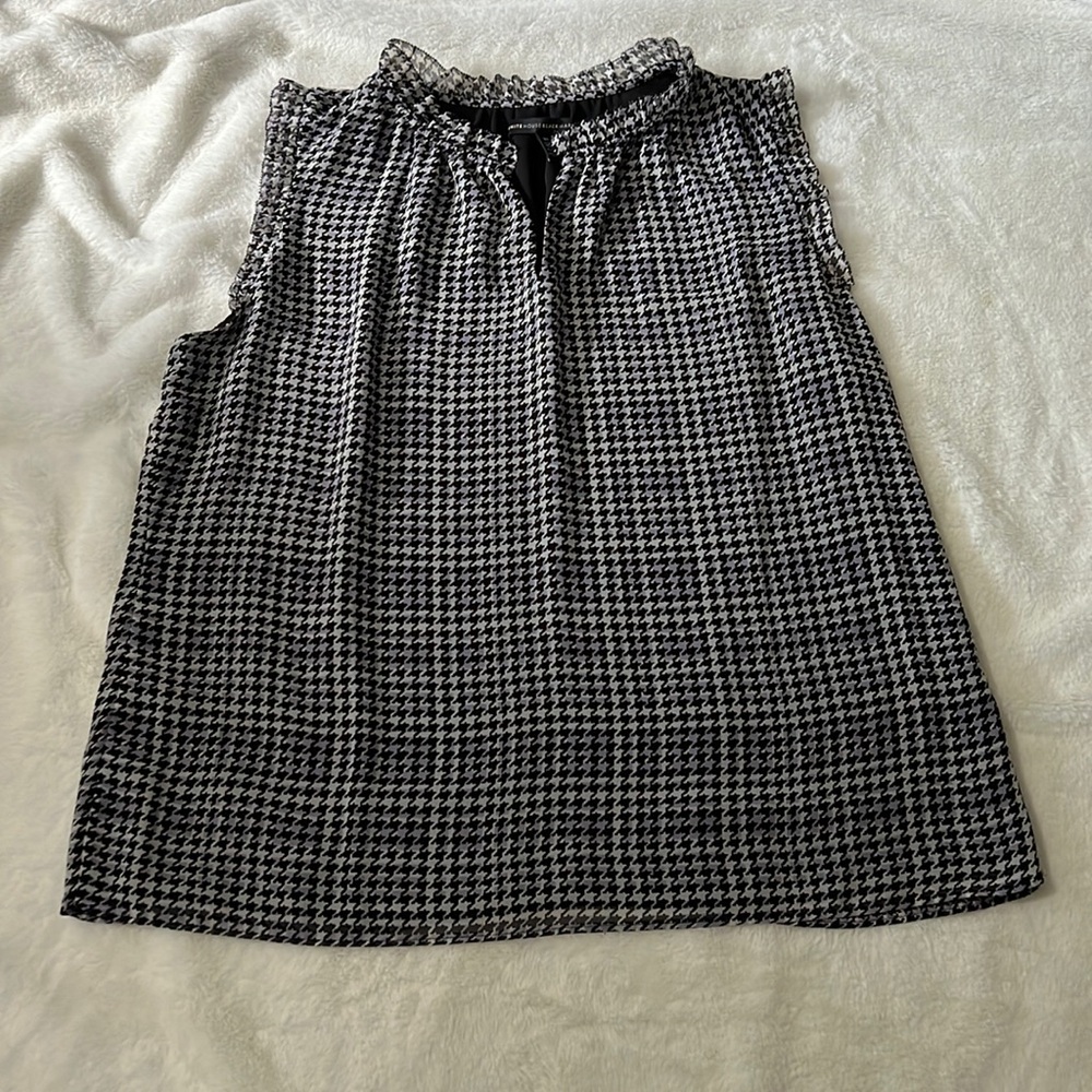 Sleeveless blouse